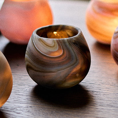 SWIRL Glas Votive – Brun/Svart