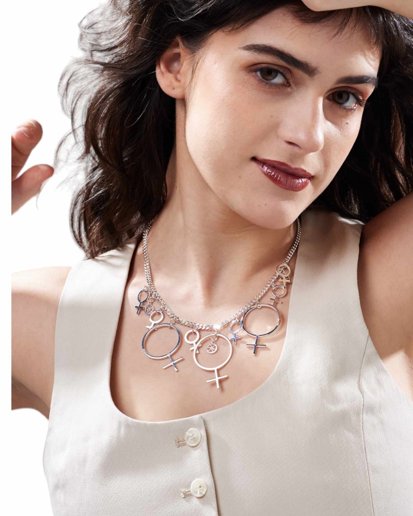 The She Halsband