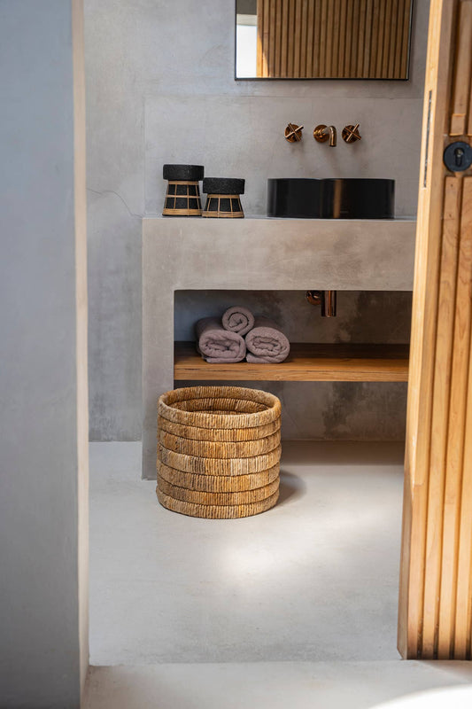 Den Serene Ljusstake - Svart Naturlig - L