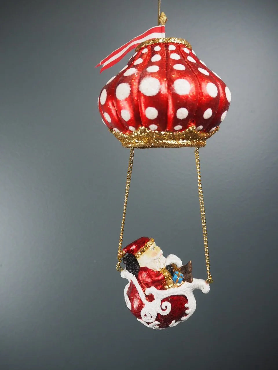 Sta. air balloon red polka