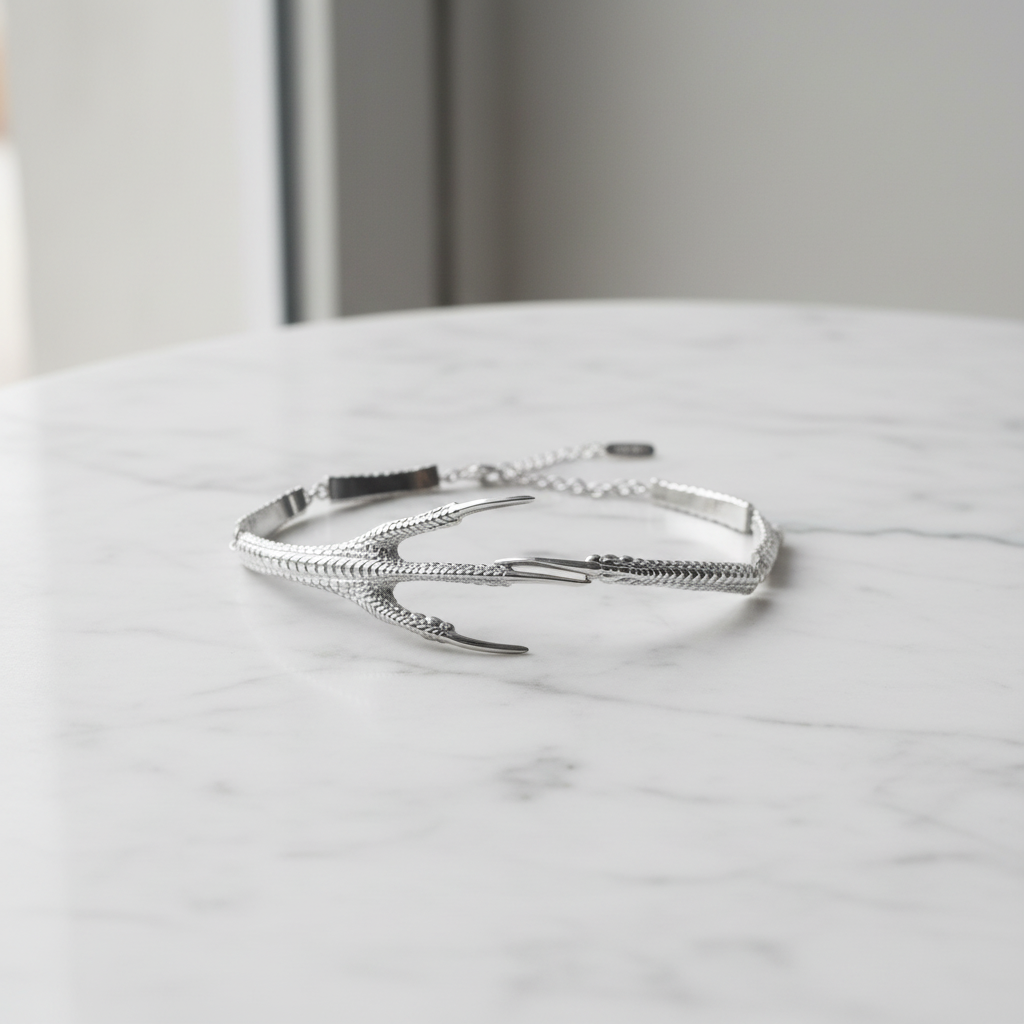 Raven claw choker