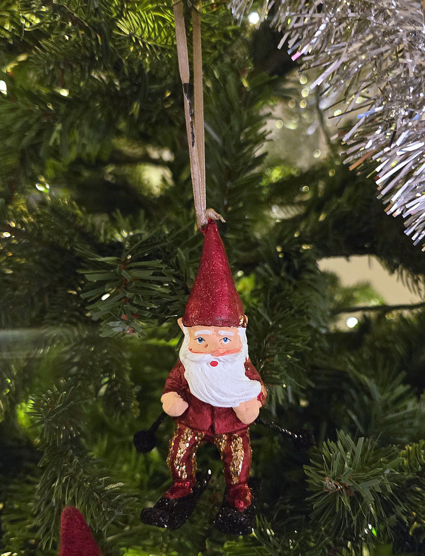 Skating Santa Elf red/gold