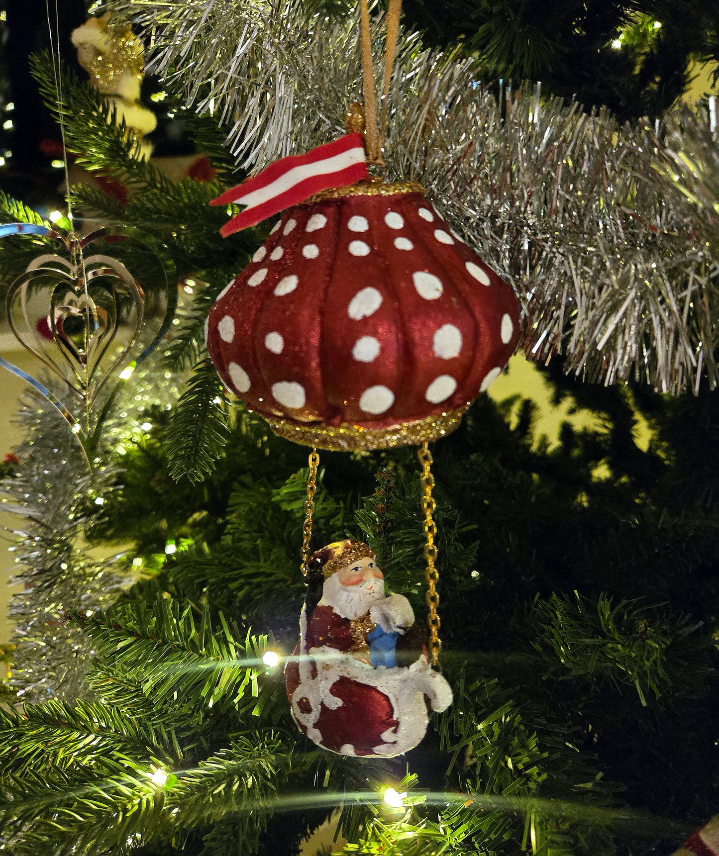 Sta. air balloon red polka